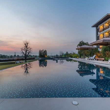 Green Ville Laguna Hotel Sung Noen Экстерьер фото
